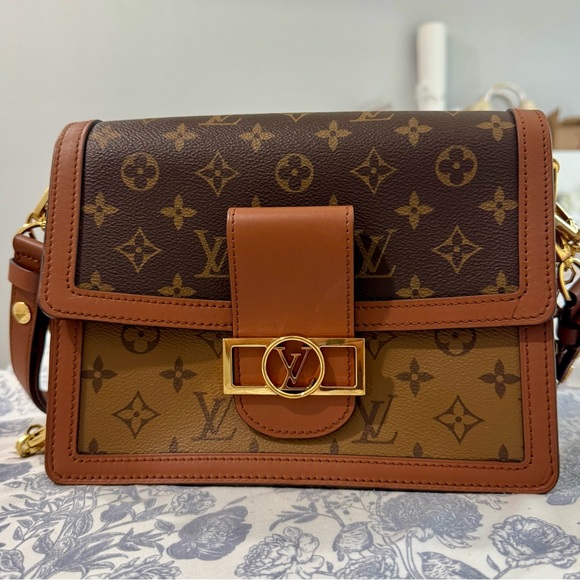 Louis Vuitton Handbags - Louis Vuitton Tan and Brown Monogram Crossbody Bag